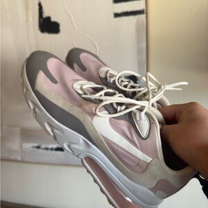 Nike Air Max 270 React, Women's 9